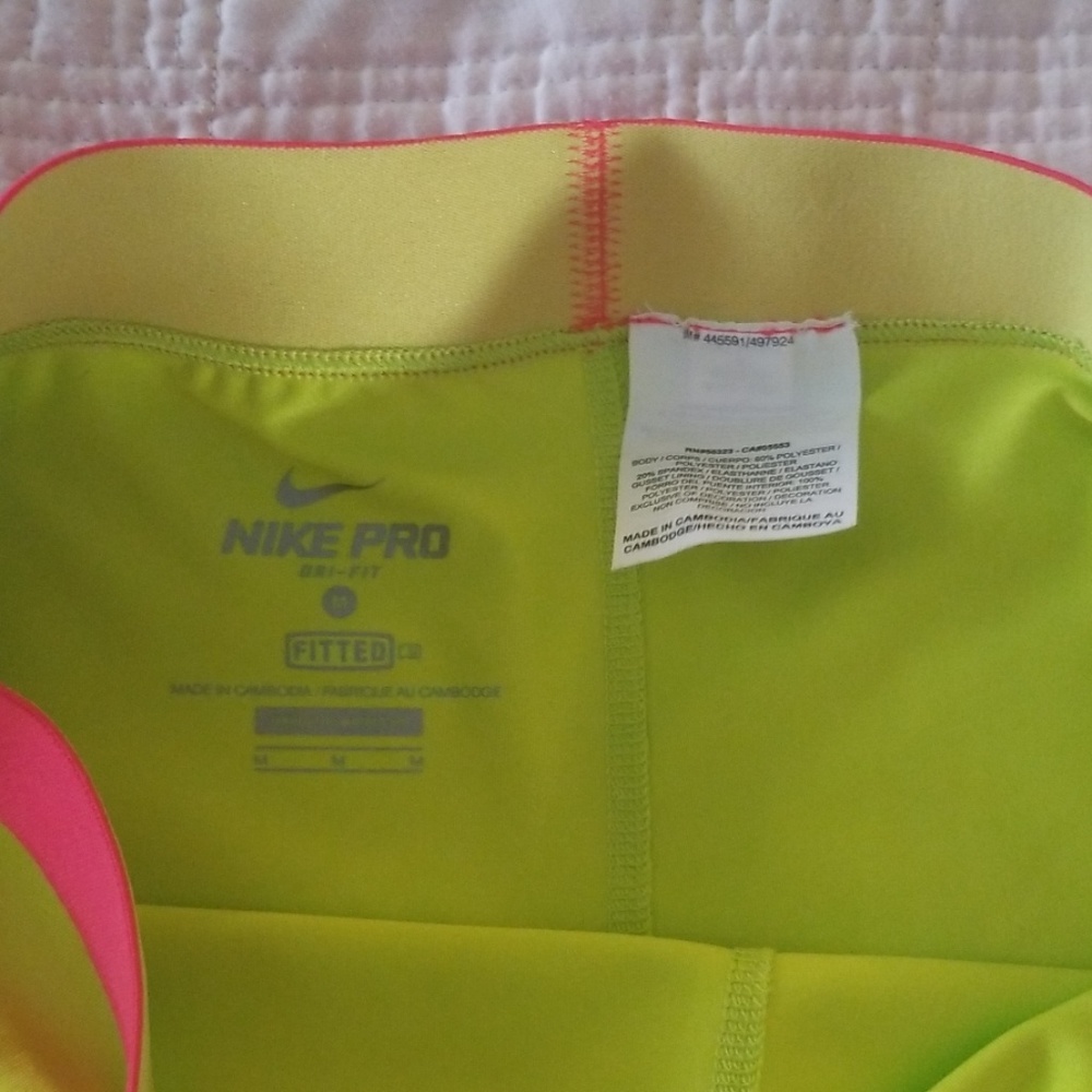 Nike Pro - Picture 3 of 3